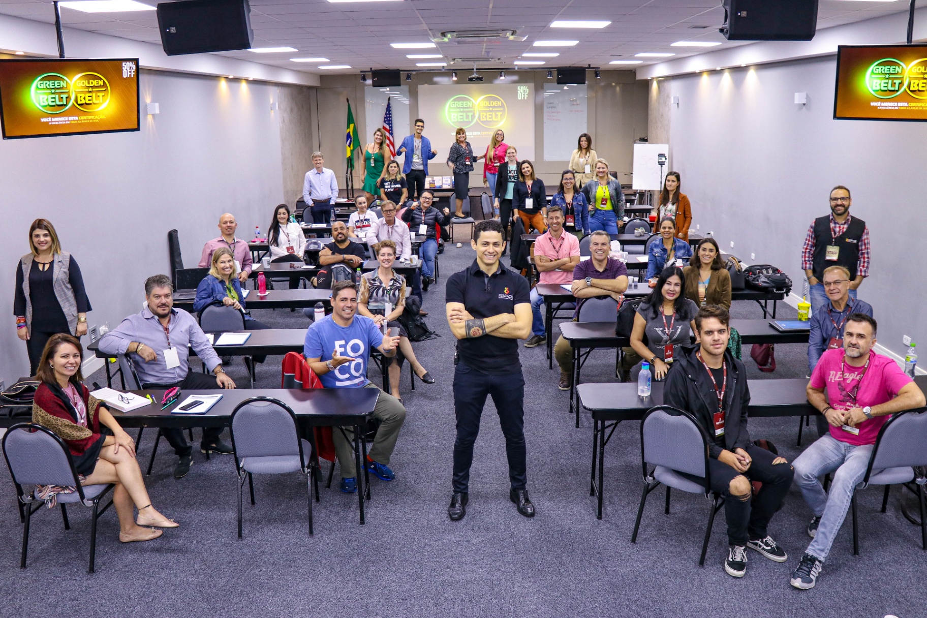 Elyano Veras com turma da certificação Green Belt e Golden Belt